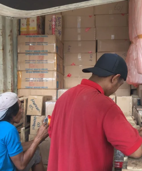 container tiga logistik